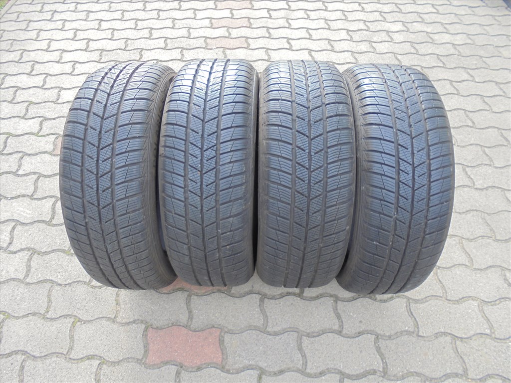 215/55 R 17-es 2024-es Barum szinte új téli gumi eladó 1. kép