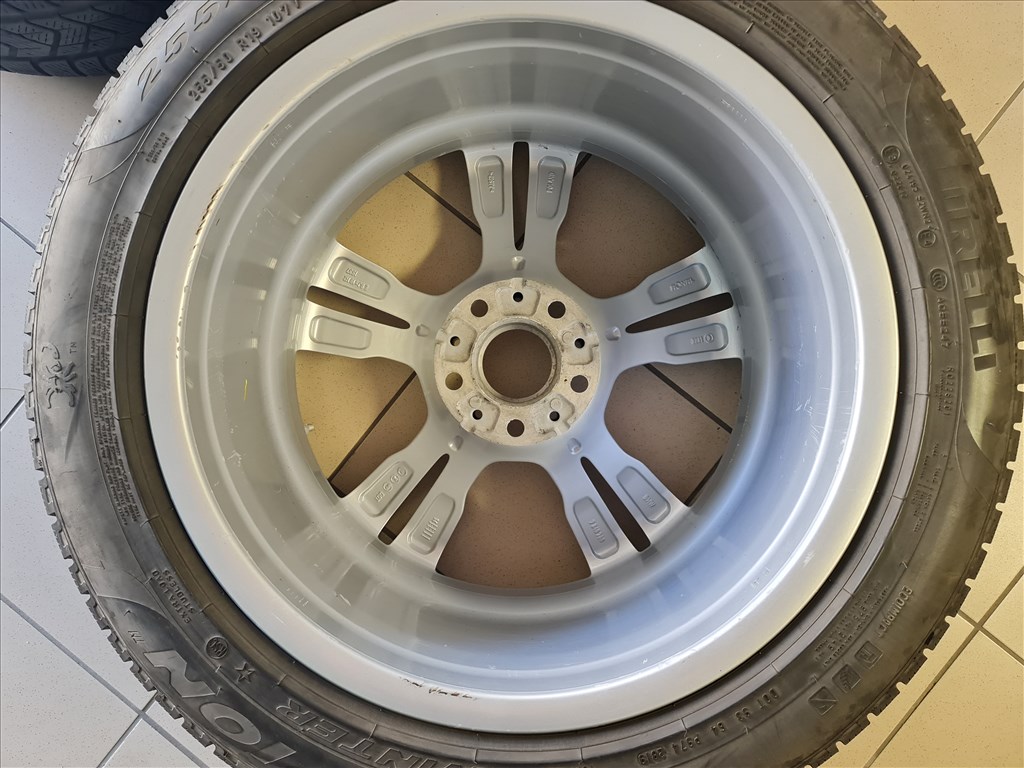 BMW X5 egyszéles 19" alufelni, 255/50 Pirelli gumival eladó  7. kép
