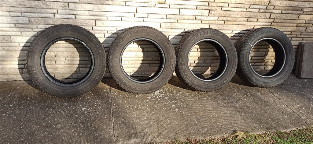  195/65/15" használt Semperit téli gumi gumi 4 db. Bp. XVII. 1. kép