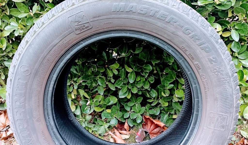  195/65/15" használt Semperit téli gumi gumi 4 db. Bp. XVII. 5. kép