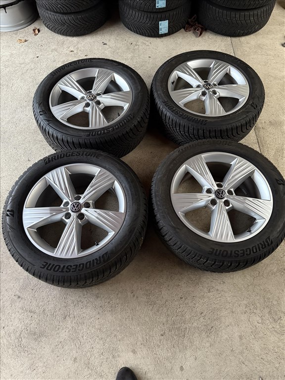  5x112 lyukosztású 19" új (gyári felni) alufelni, rajta újszerű Bridgestone téli gumi  2. kép