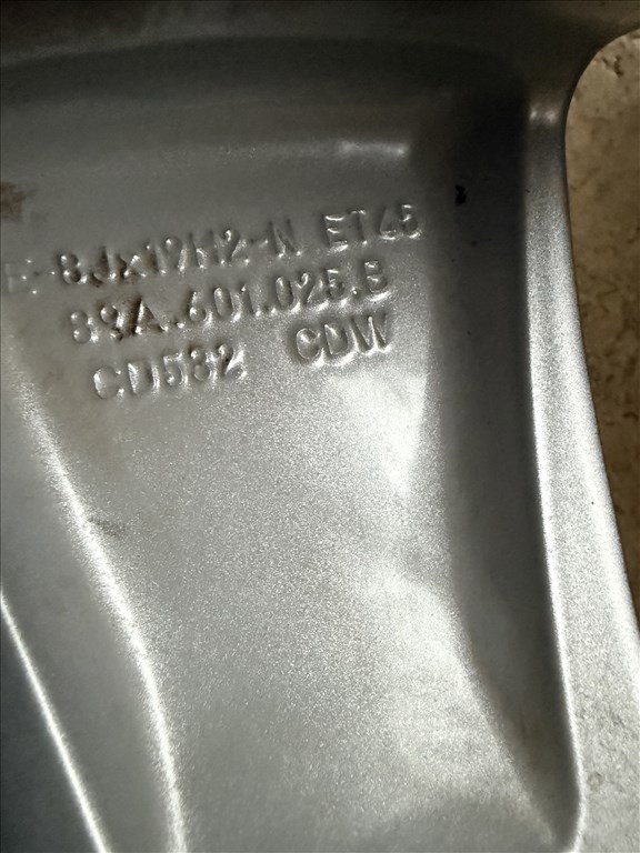  5x112 lyukosztású 19" új (gyári felni) alufelni, rajta újszerű Bridgestone téli gumi  4. kép