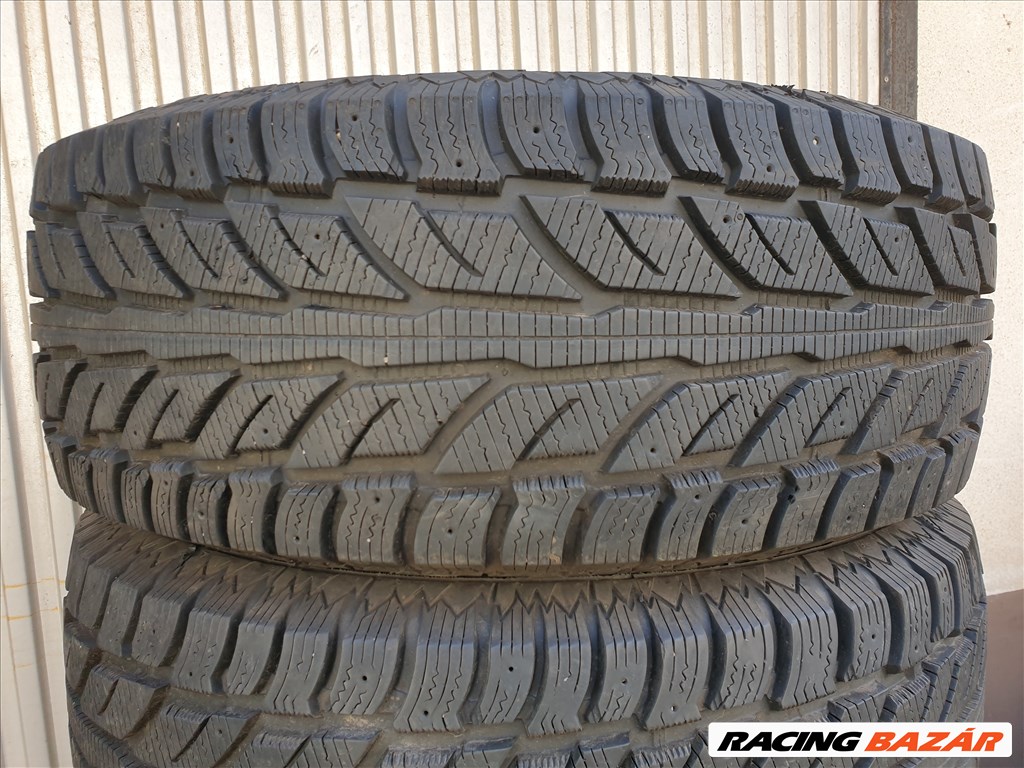  265/65 17 Cooper Weather-Master WSC 3. kép