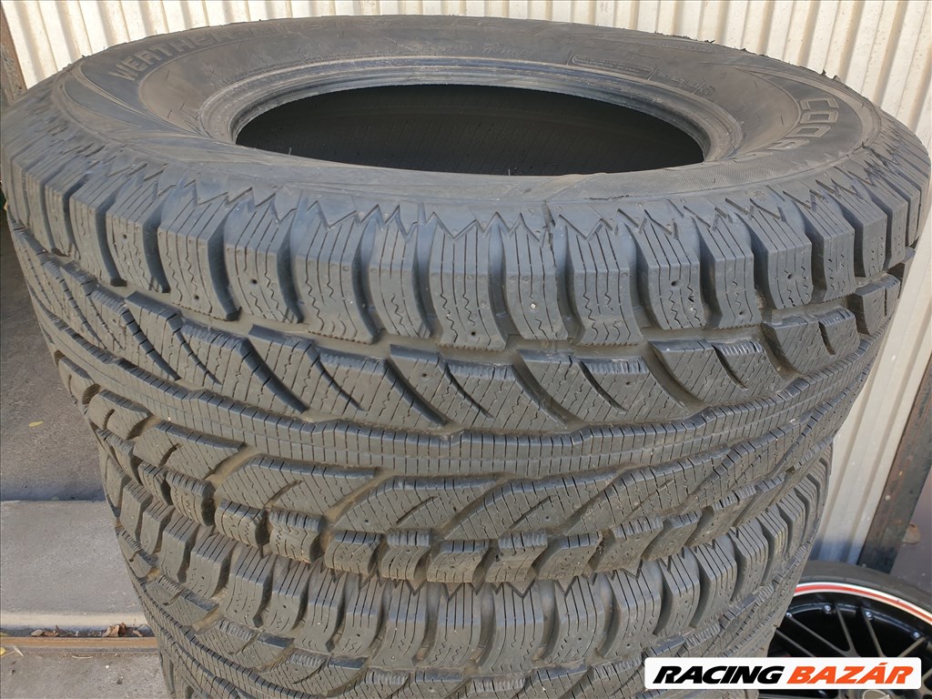  265/65 17 Cooper Weather-Master WSC 7. kép