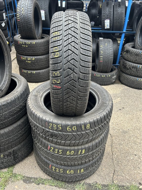 4db 235/60×18″ Pirelli téli gumiabroncs. (3751713) 1. kép