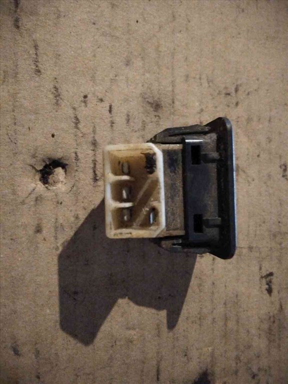 Suzuki Swift II 92-03 Ablakemelõ Kapcsoló 2. kép