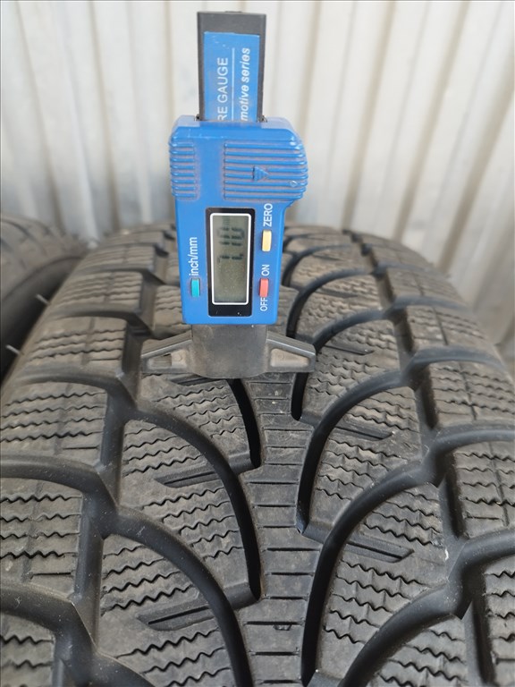  225 60 r18 Bridgestone Blizzak LM 80 téligumi garnitúra  3. kép