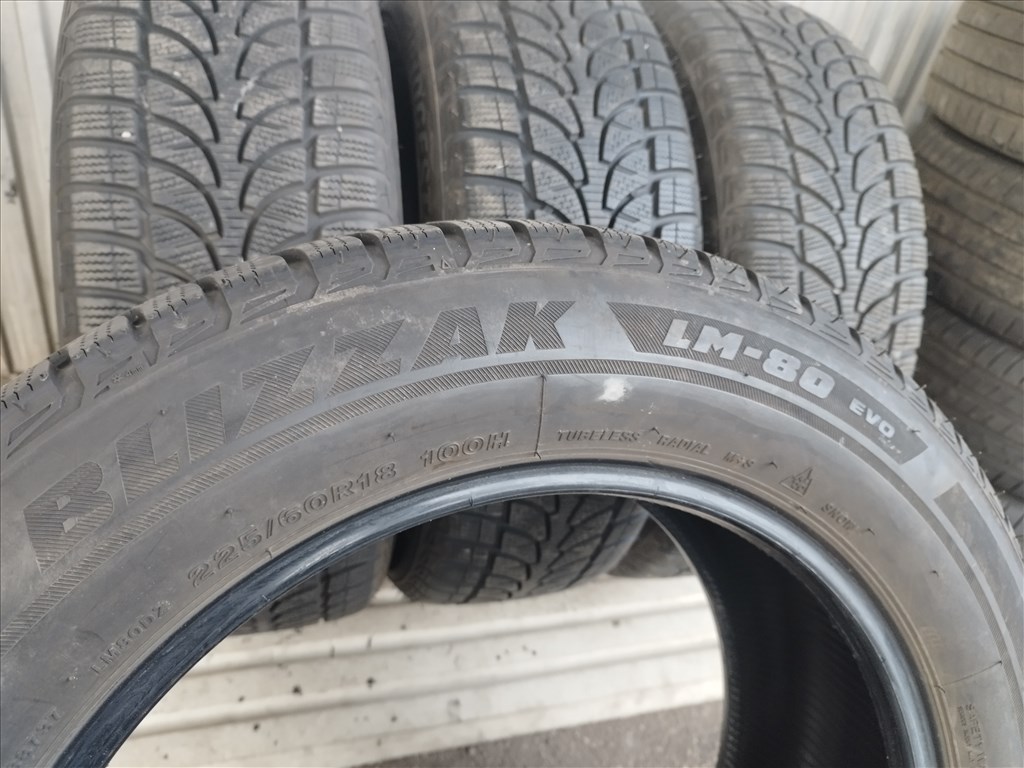  225 60 r18 Bridgestone Blizzak LM 80 téligumi garnitúra  5. kép