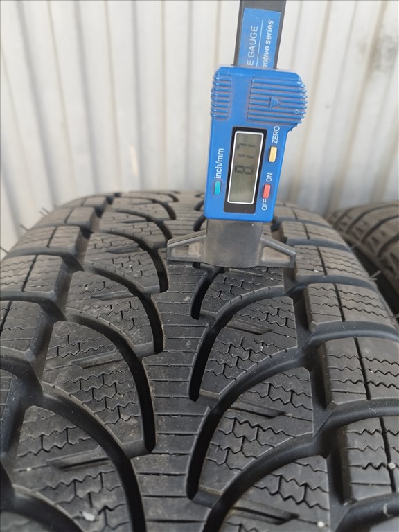  225 60 r18 Bridgestone Blizzak LM 80 téligumi garnitúra  9. kép