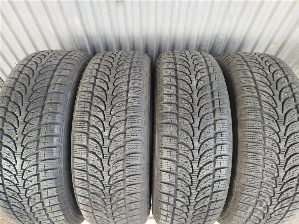  225 60 r18 Bridgestone Blizzak LM 80 téligumi garnitúra  1. kép