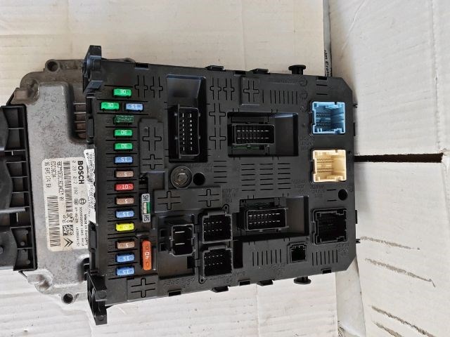 Citroën C4 Picasso I CITROËN C4 PICASSO Biztosítéktábla Utastér 9664058780 2. kép