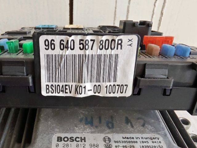 Citroën C4 Picasso I CITROËN C4 PICASSO Biztosítéktábla Utastér 9664058780 3. kép