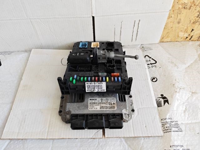 Citroën C4 Picasso I CITROËN C4 PICASSO Biztosítéktábla Utastér 9664058780 1. kép