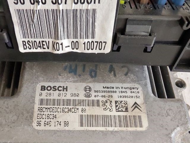 Citroën C4 Picasso I CITROËN C4 PICASSO Biztosítéktábla Utastér 9664058780 4. kép