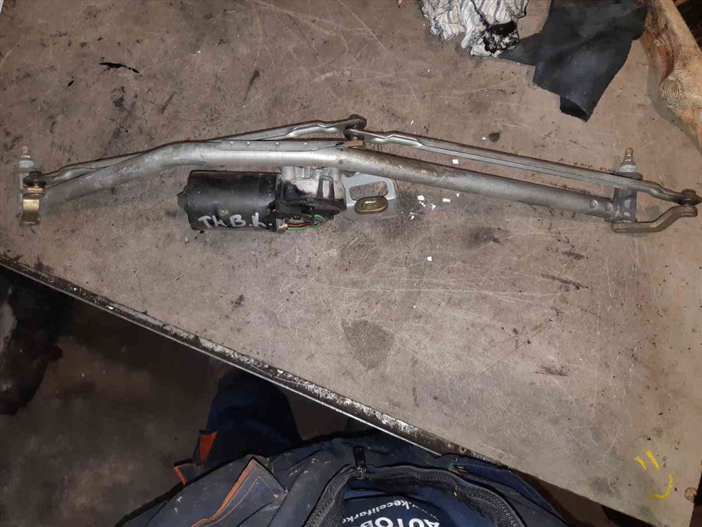 Volkswagen Transporter T4 91-03 Elsõ Ablaktörlõ Motor ቛõ Ablaktörlõ Mechanika 0 390 241 125 1. kép