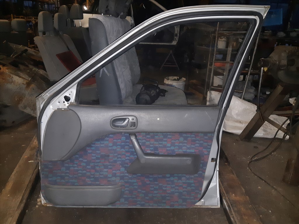 Suzuki Swift II 96-03 Jobb Elsõ Ajtó 2. kép