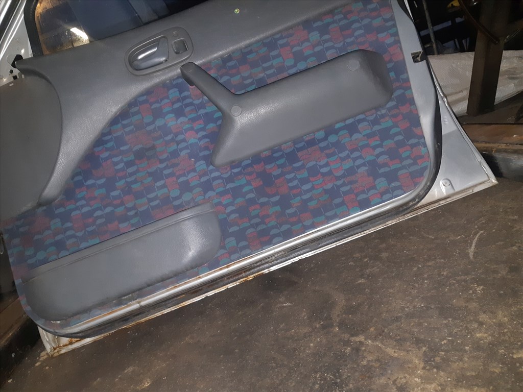 Suzuki Swift II 96-03 Jobb Elsõ Ajtó 3. kép