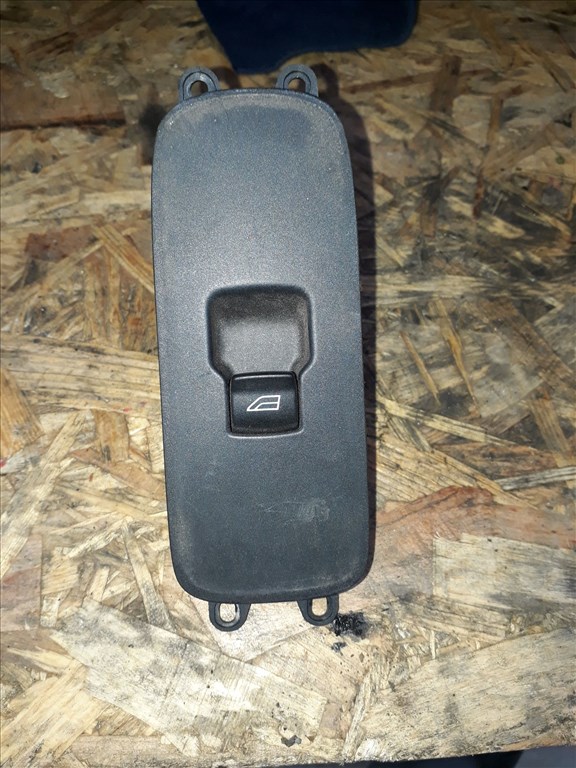 Volvo V50 Jobb Elsõ Ablakemelõ Kapcsoló 30774162 1. kép