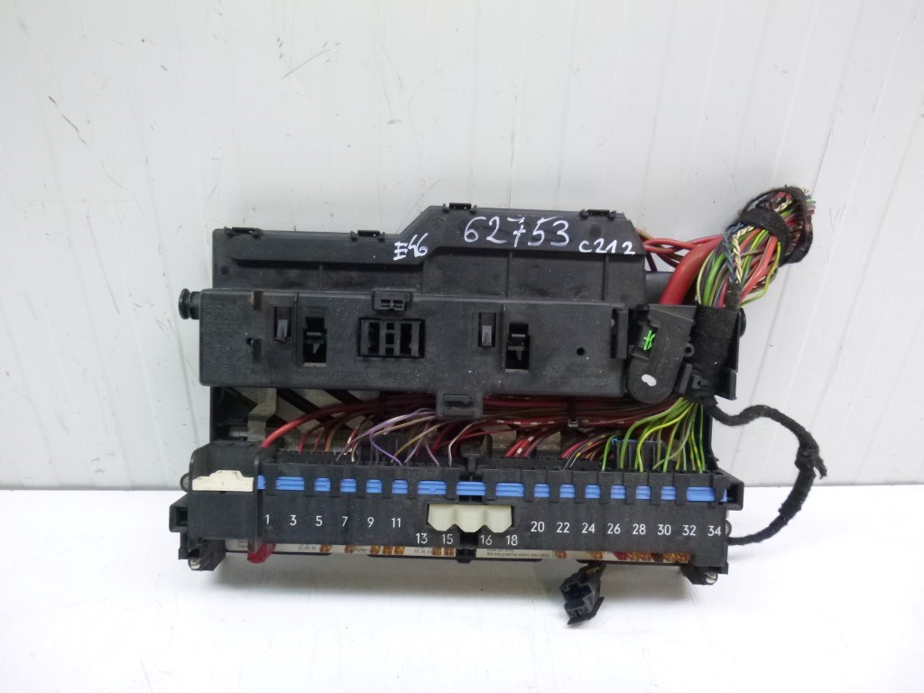 Bmw E46 (E46) biztosítéktábla utastér 8364540 1. kép