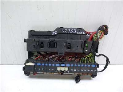 Bmw E46 (E46) biztosítéktábla utastér 8364540