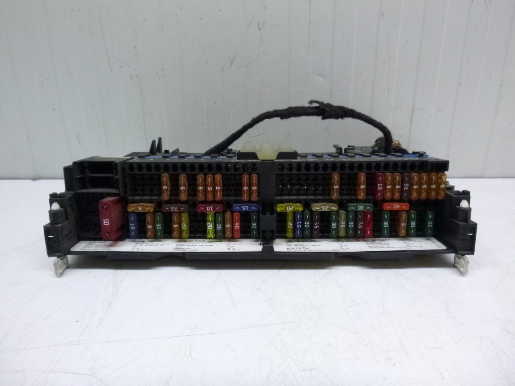 Bmw E46 (E46) biztosítéktábla utastér 8364540 2. kép