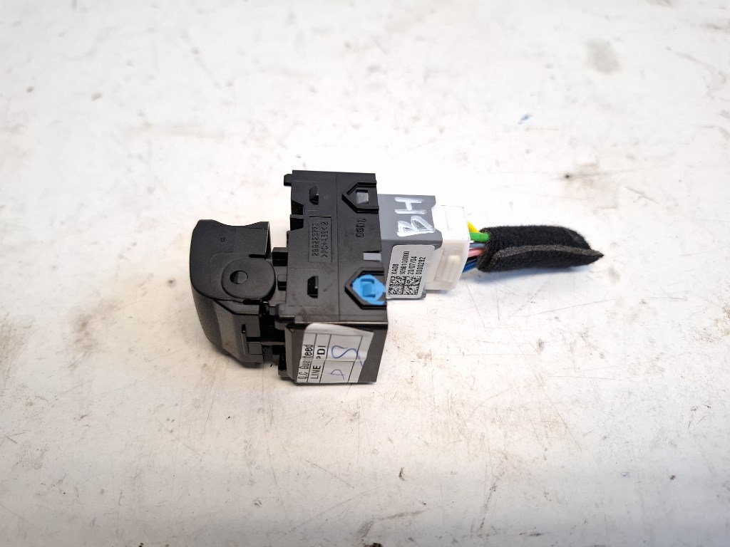 Hyundai I 20 (BC3/BI3) bal hátsó ablakemelõ kapcsoló 93581Q0000 2. kép