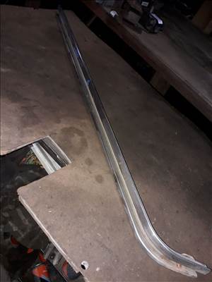 Mitsubishi L300 Jobb Tolóajtó Sín