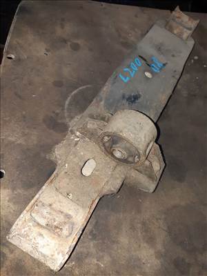 Mitsubishi L200 06-14 Differenciálmû Tartó Konzol