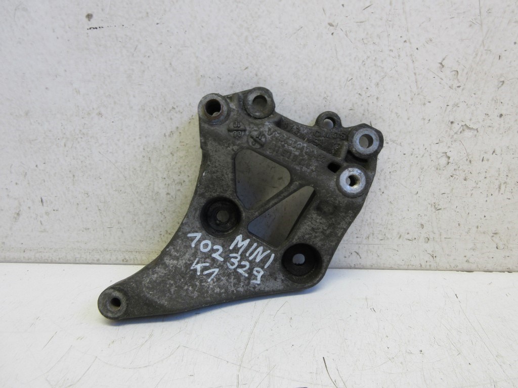 Mini cooper (R56) klímakompresszortartóbak (klímakompresszor tartó) V7548914 1. kép