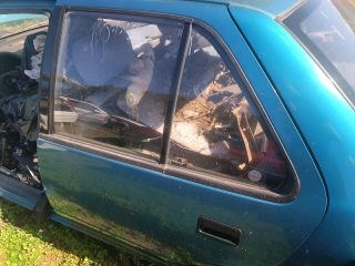 SUZUKI SWIFT II Ferdehátú (EA, MA) Biztosítéktábla Motortér 23. kép