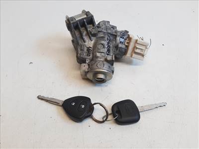 Toyota Yaris (XP130) gyújtáskapcsoló kulcsos 450200D04
