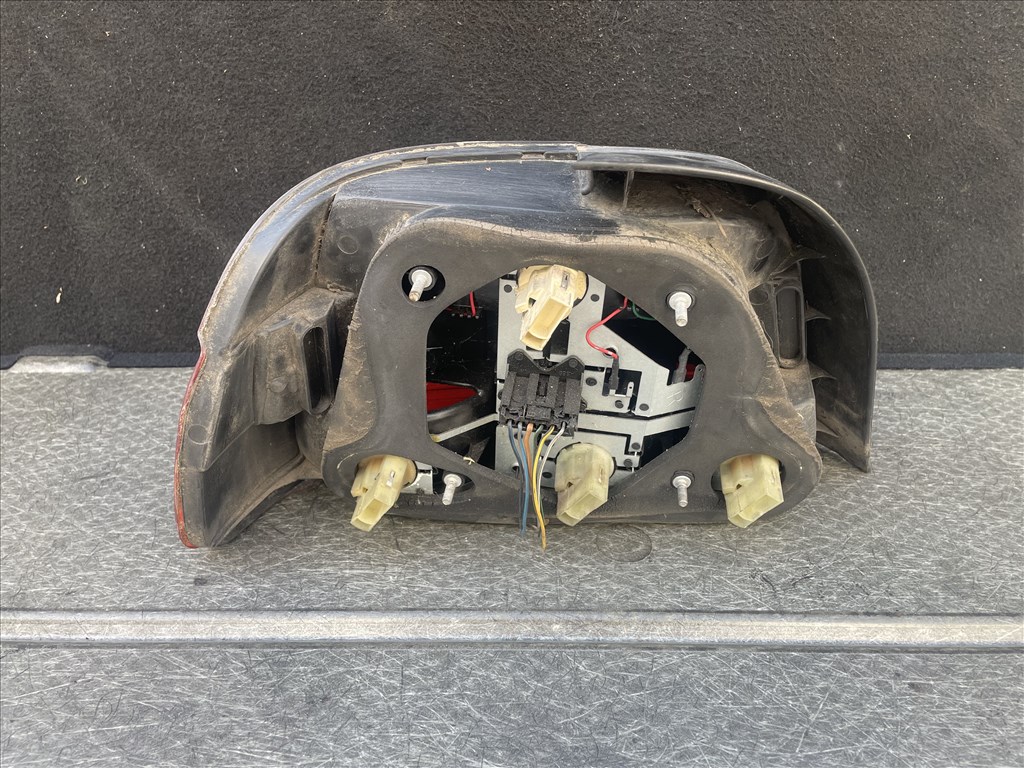 BMW 5-ös sorozat E39 sedan Jobb hátsó lámpa  3. kép