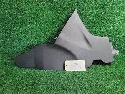 SUZUKI SX4 S-Cross II Bal Alsó Műszerfal Burkolat 7584157T0 7584161m0