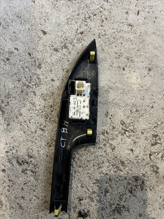 Lexus CT elektromos ablak kapcsoló bal hátsó 2. kép