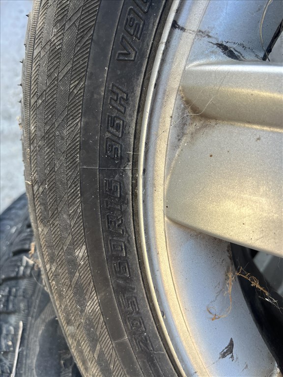 Renault 4x100 lyukosztású 16" használt (gyári felni) alufelni, rajta 205/60 gumi 3. kép