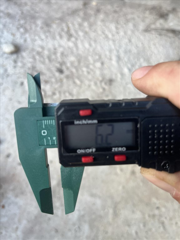 Renault 4x100 lyukosztású 16" használt (gyári felni) alufelni, rajta 205/60 gumi 7. kép