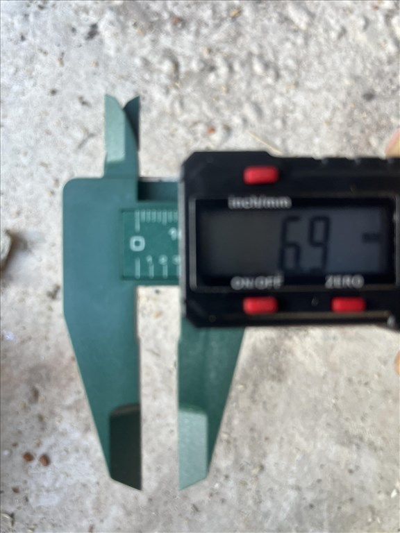 Renault 4x100 lyukosztású 16" használt (gyári felni) alufelni, rajta 205/60 gumi 8. kép