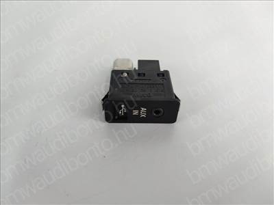 BMW 1 (F20) USB aljzat csatlakozó (9189175, 61319189175, 61319183045)