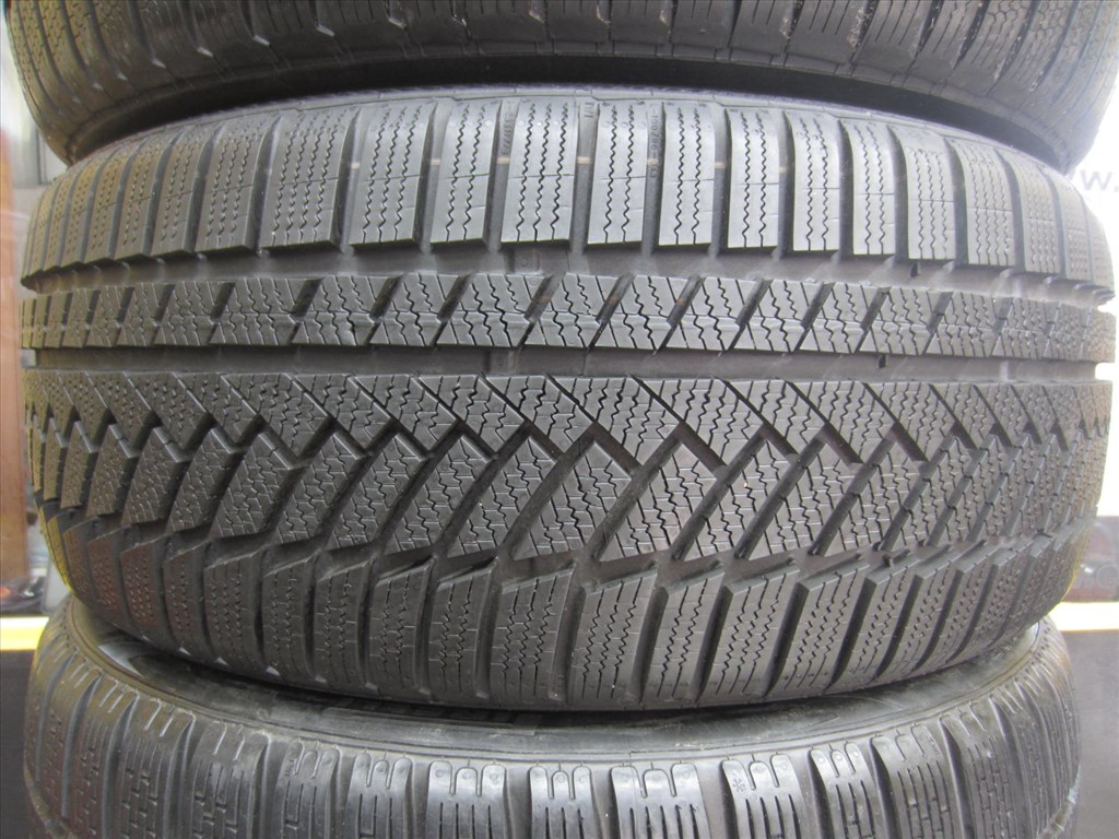  245/45 R19 CONTINENTAL TS 850P 102V 3. kép