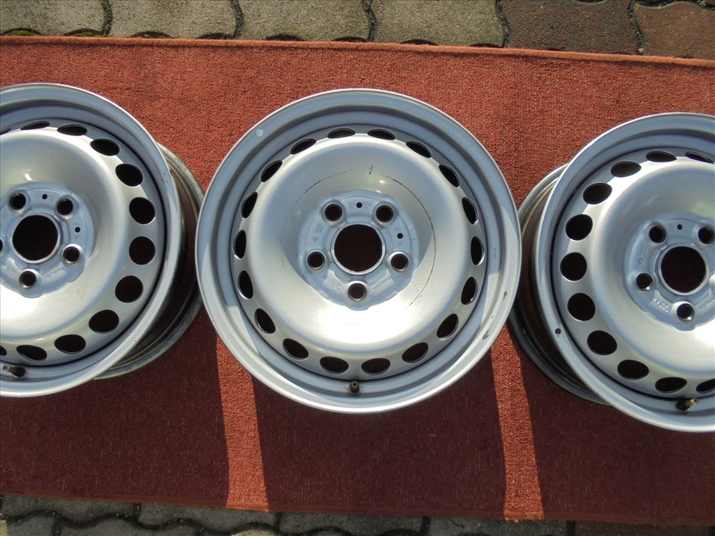16-os gyári 5 x 120-as Vw Crafter 2-es újszerű lemezfelni eladó 3. kép