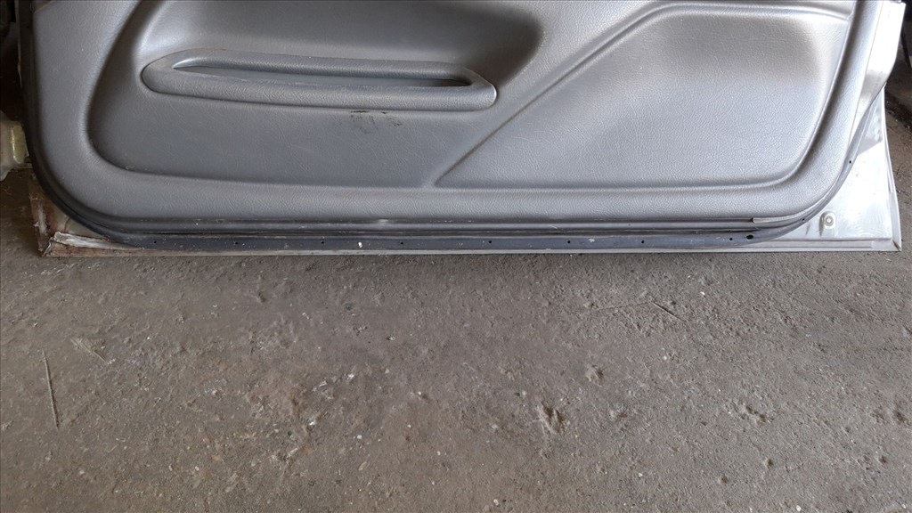 Suzuki Swift II 96-03 Jobb Elsõ Ajtó 4. kép