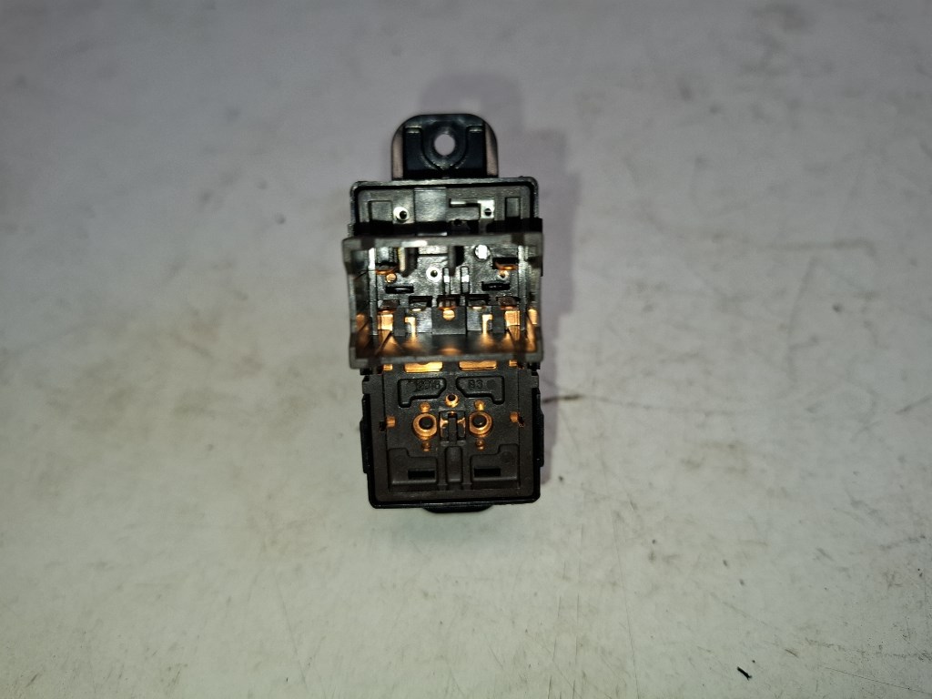 Hyundai I 20 (PB) bal hátsó ablakemelõ kapcsoló 3. kép