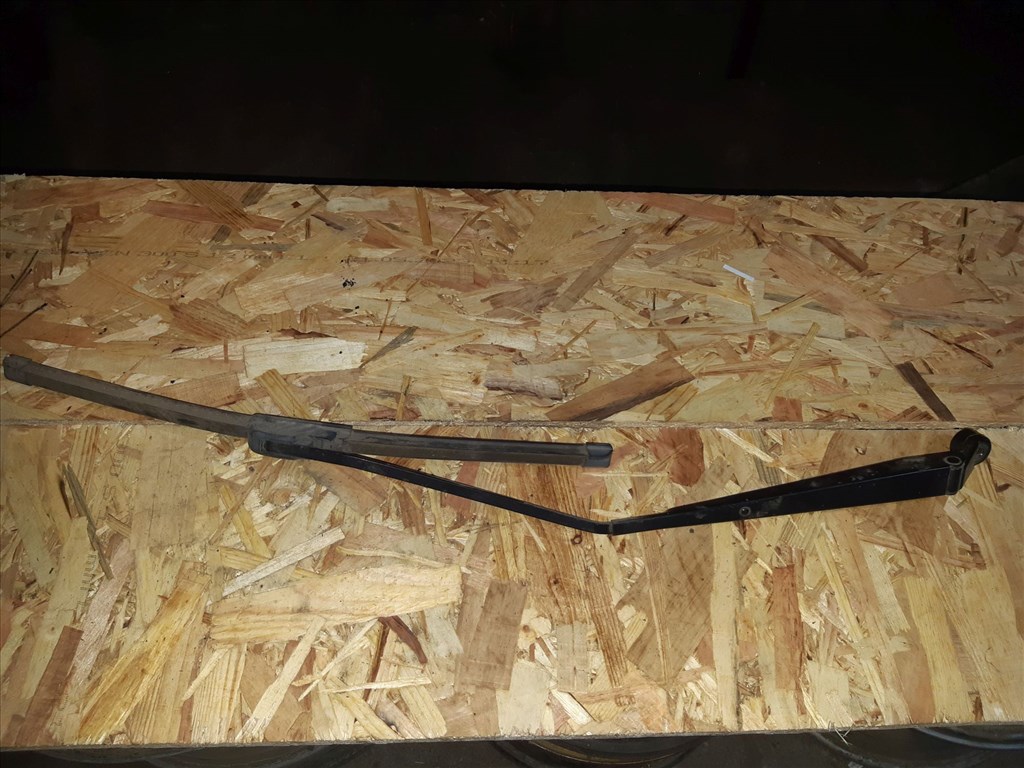 Suzuki Swift III 04-10 Jobb Elsõ Ablaktörlõ Kar 1. kép