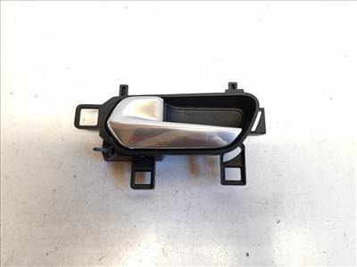 Nissan Juke (F16) bal hátsó belső kilincs 806715FA6A