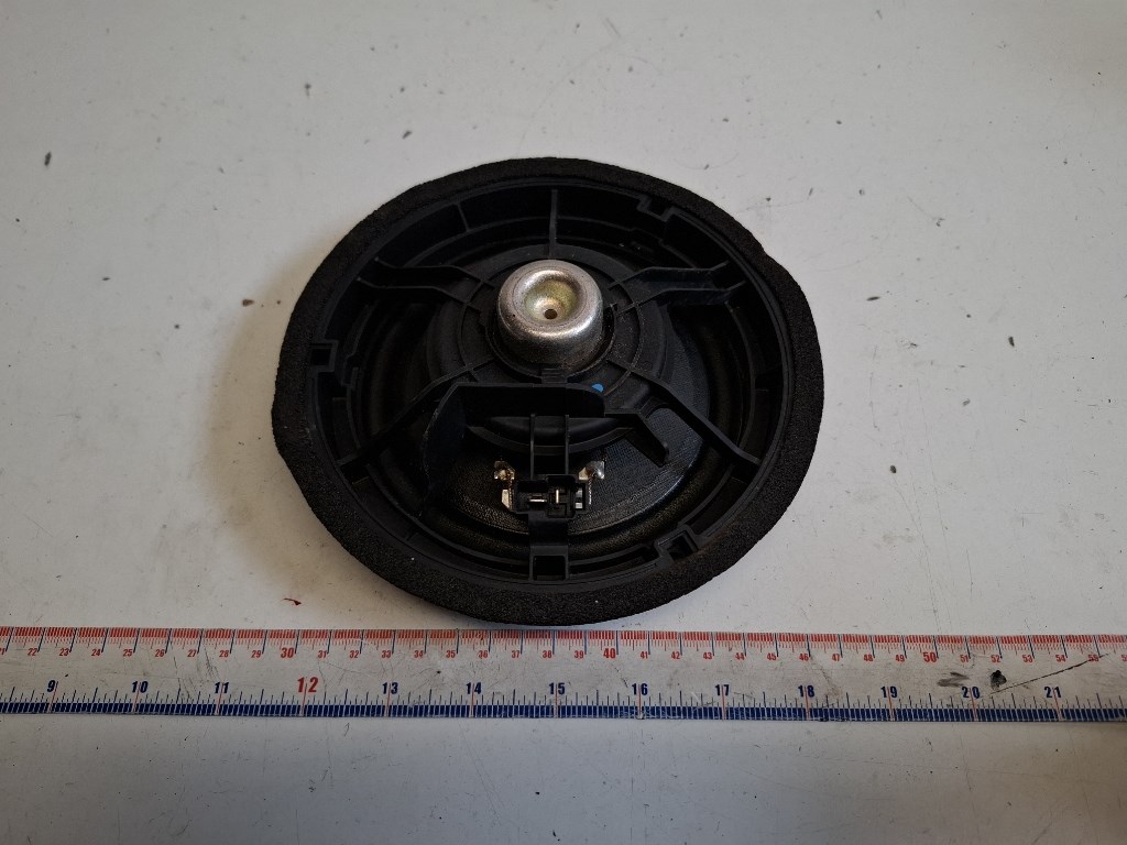 Suzuki SX4 S-Cross jobb elsõ hangszóró 3910268L01 2. kép