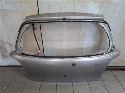 Toyota Yaris (XP10) csomagtérajtó