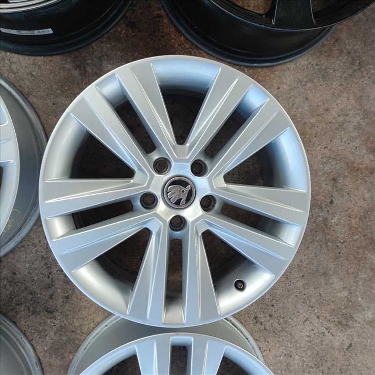 5x112 17 Skoda alufelni 145000ft a 4db/274/ 1. kép