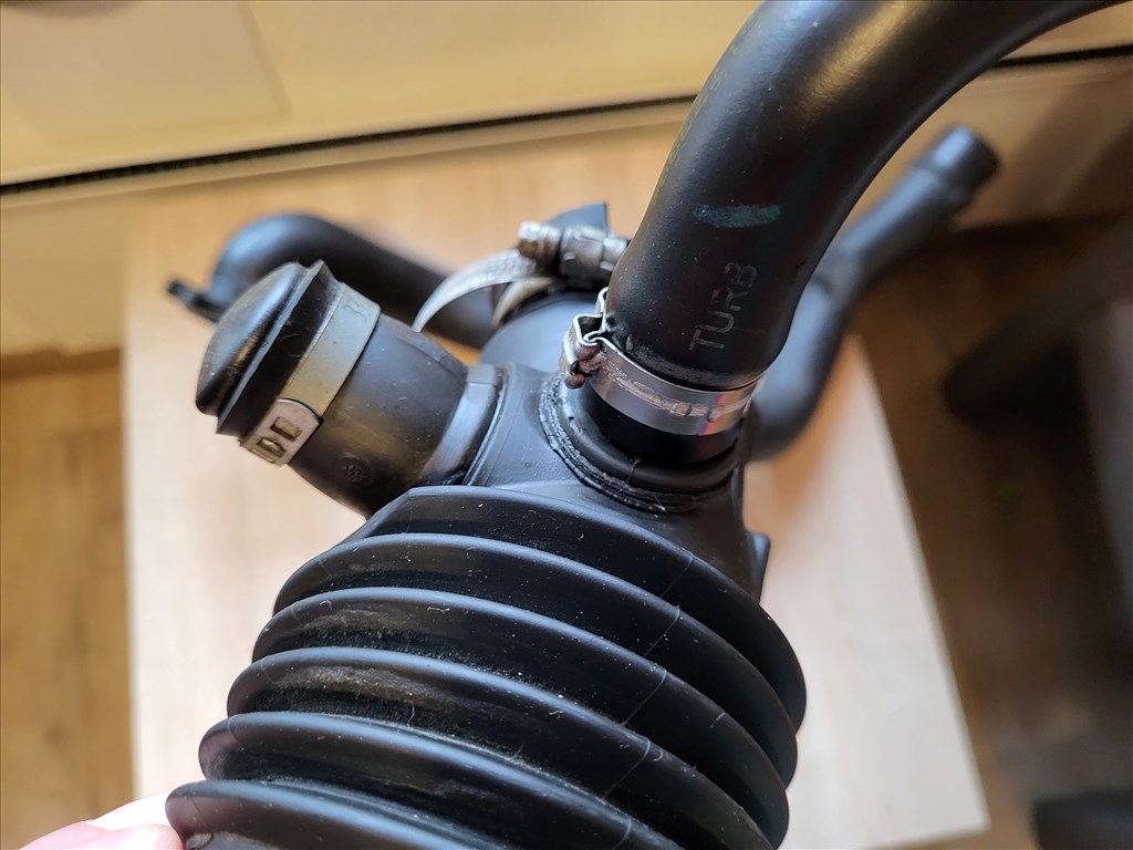 Fiat Bravo 2 1.9 Mjtd turbó cső 4. kép