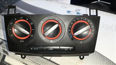 Eladó egy Mazda 3 BK 2006-ból kiszerelt fűtés állító kapcsoló  c7y27