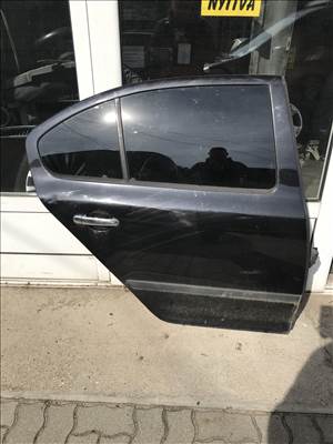 Skoda Octavia II ( 5 ajtós) jobb hátsó ajtó